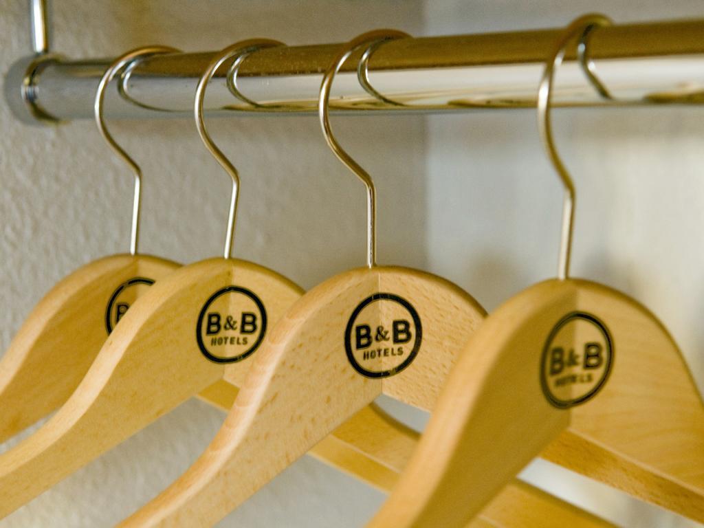 B&B Hotel เอเวรอ ภายนอก รูปภาพ
