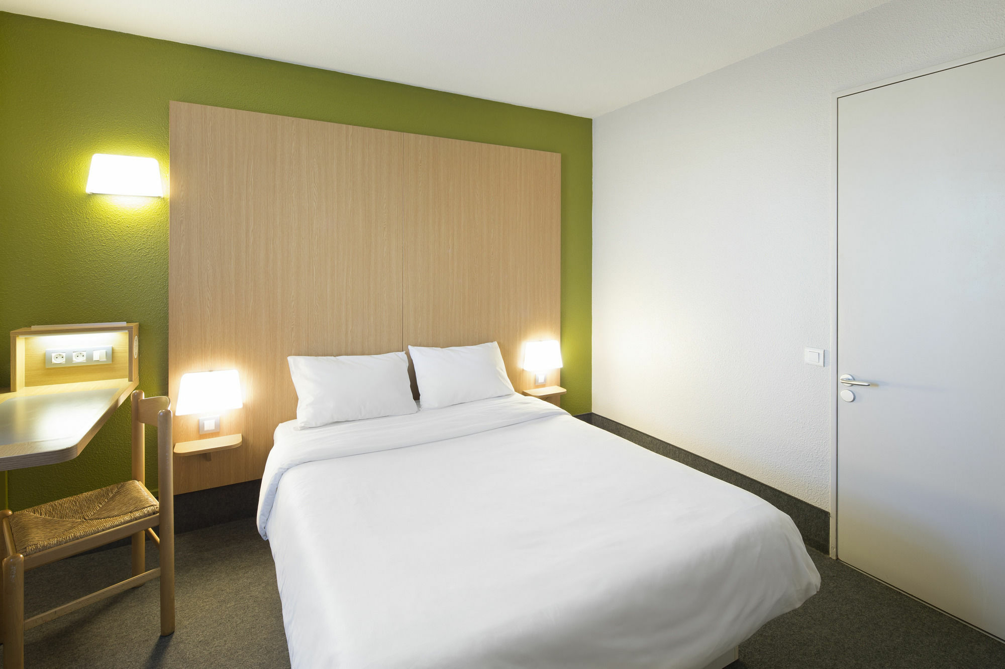 B&B Hotel เอเวรอ ภายนอก รูปภาพ